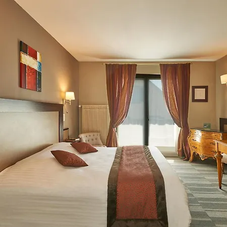 فندق Parc 3*